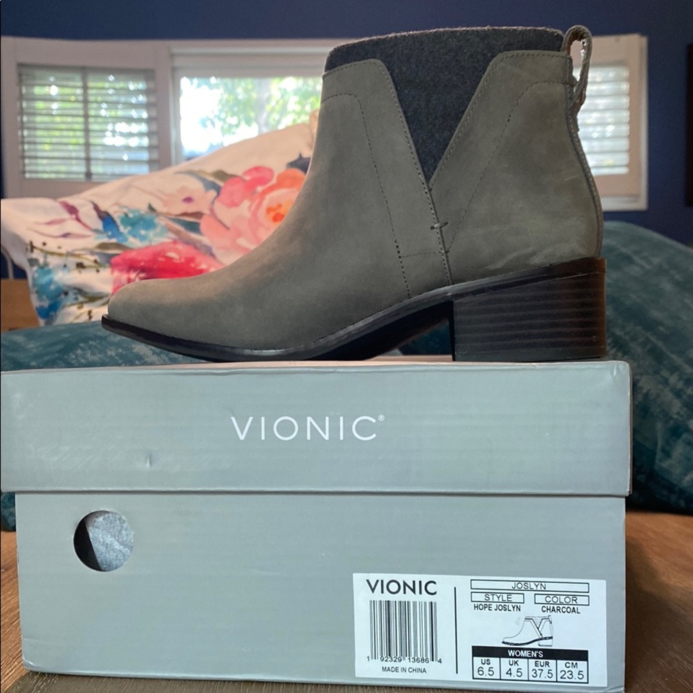 Vionic Gray Ankle Booties with V-Cut Design